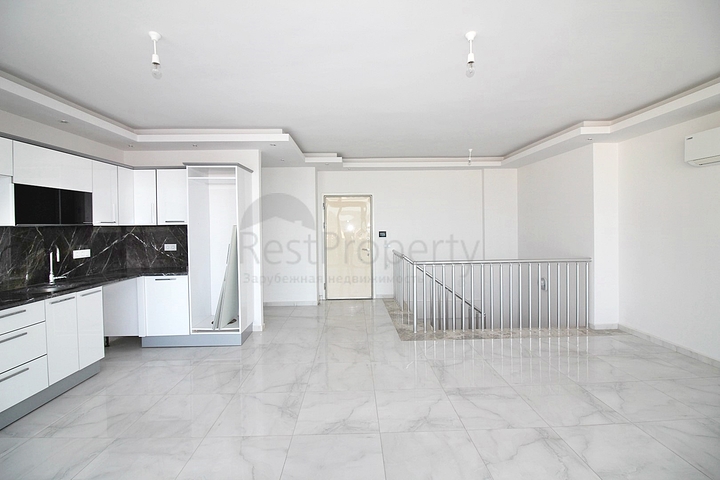 Большой пентхаус с видом на море в районе Махмутлар