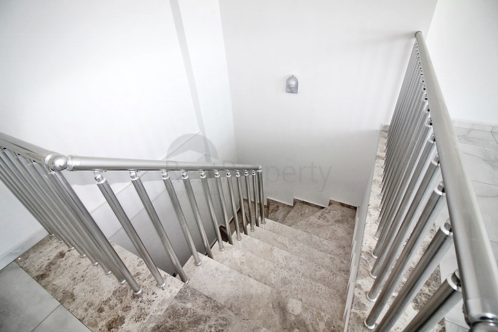 Большой пентхаус с видом на море в районе Махмутлар