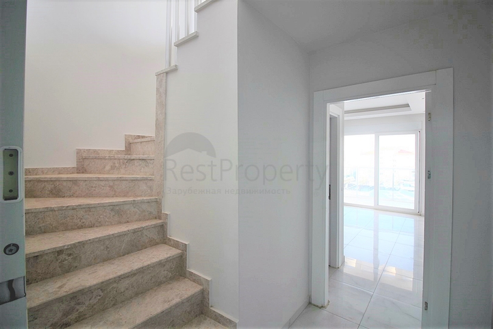 Большой пентхаус с видом на море в районе Махмутлар