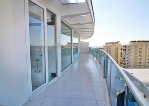 Большой пентхаус с видом на море в районе Махмутлар