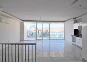 Большой пентхаус с видом на море в районе Махмутлар