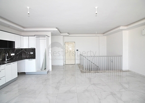 Большой пентхаус с видом на море в районе Махмутлар