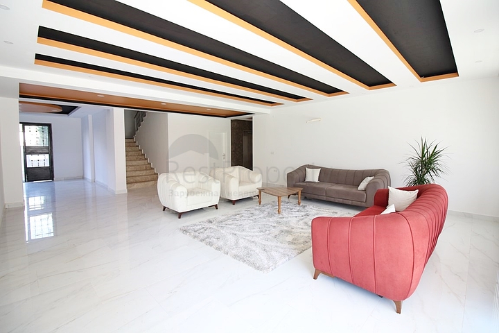 Трёхкомнатная квартира в благоустроенном комплексе Махмутлара