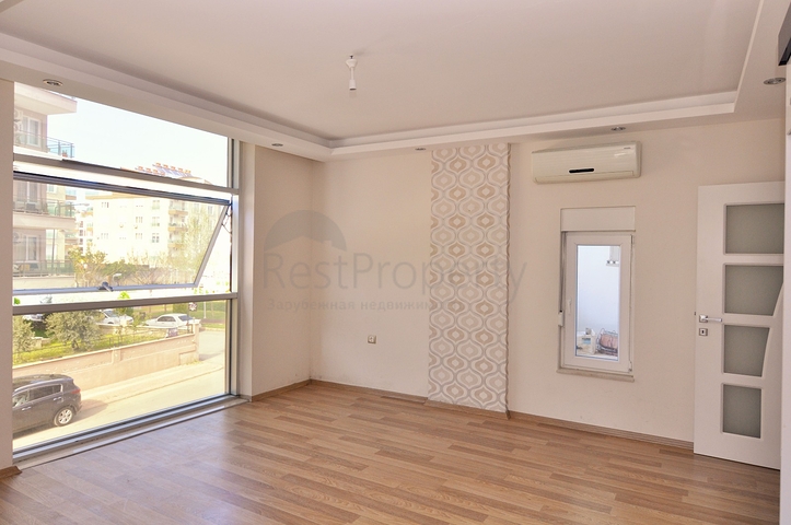 Квартира 1+1 с видом на парк в комплексе в Коньяалты 