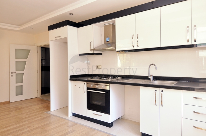 Квартира 1+1 с видом на парк в комплексе в Коньяалты 