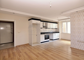 Квартира 1+1 с видом на парк в комплексе в Коньяалты 