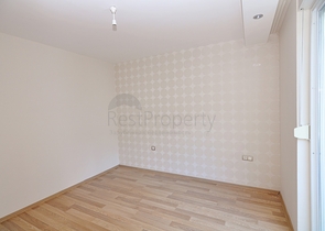 Квартира 1+1 с видом на парк в комплексе в Коньяалты 