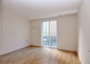 Квартира 1+1 с видом на парк в комплексе в Коньяалты 