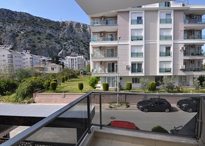 Квартира 1+1 с видом на парк в комплексе в Коньяалты 