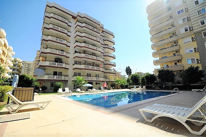 Меблированный пентхаус с видом на море в Махмутларе