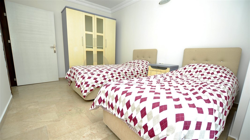 Меблированный пентхаус с видом на море в Махмутларе