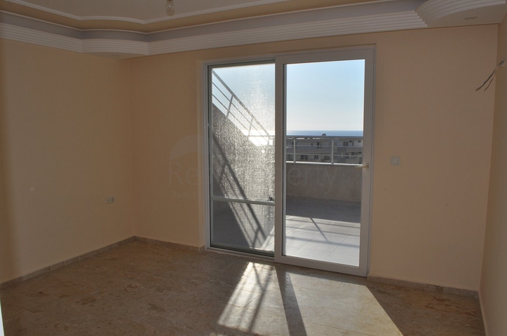 Пентхаус с четырьмя спальными комнатами в Махмутларе