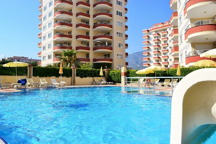 Пентхаус с четырьмя спальными комнатами в Махмутларе