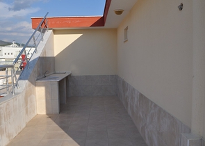 Пентхаус с четырьмя спальными комнатами в Махмутларе