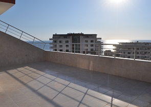 Пентхаус с четырьмя спальными комнатами в Махмутларе