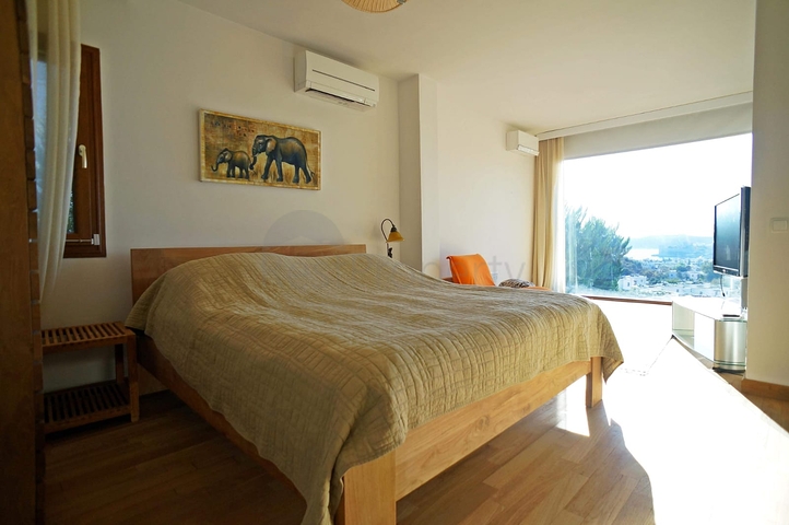 Отдельная вилла с частным бассейном в центре Бодрума