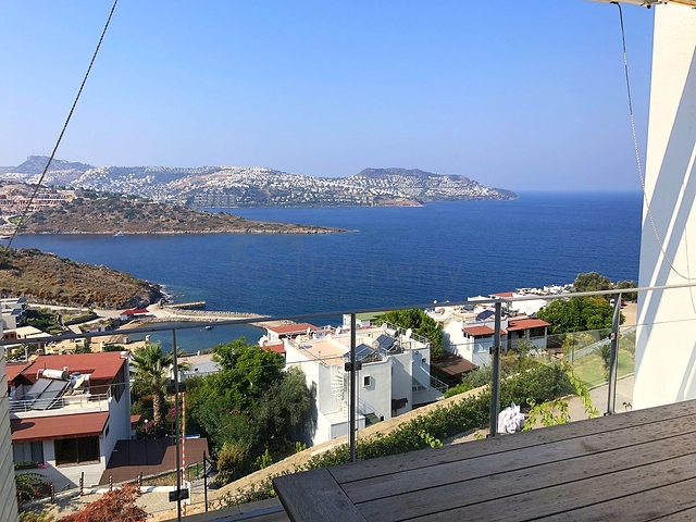 Мебелированная квартира с панорамным видом на море в Бодруме