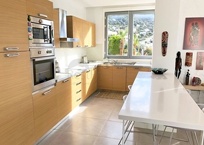 Мебелированная квартира с панорамным видом на море в Бодруме