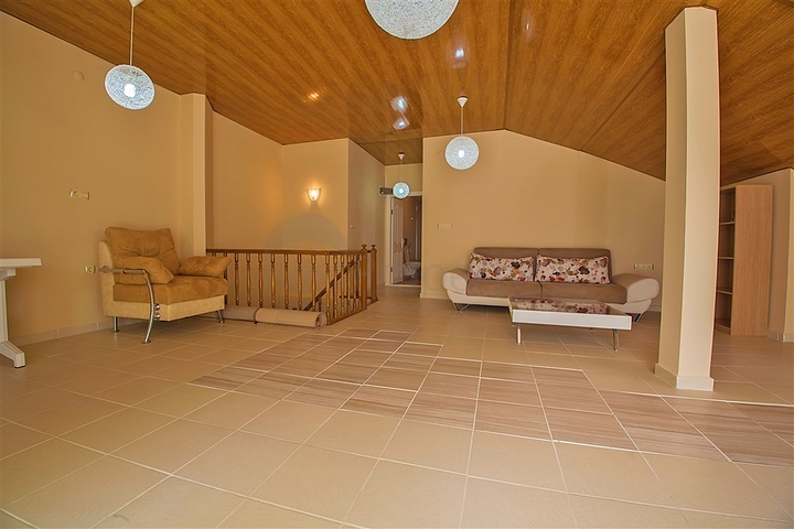 Большой меблированный пентхаус в районе Махмутлар