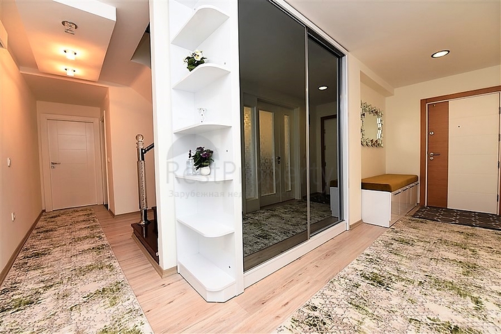 Большой пентхаус с семью спальными комнатами в Джикджилли