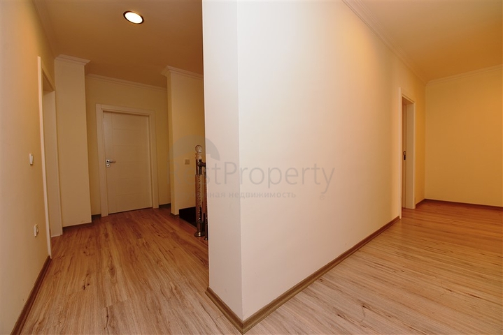 Большой пентхаус с семью спальными комнатами в Джикджилли