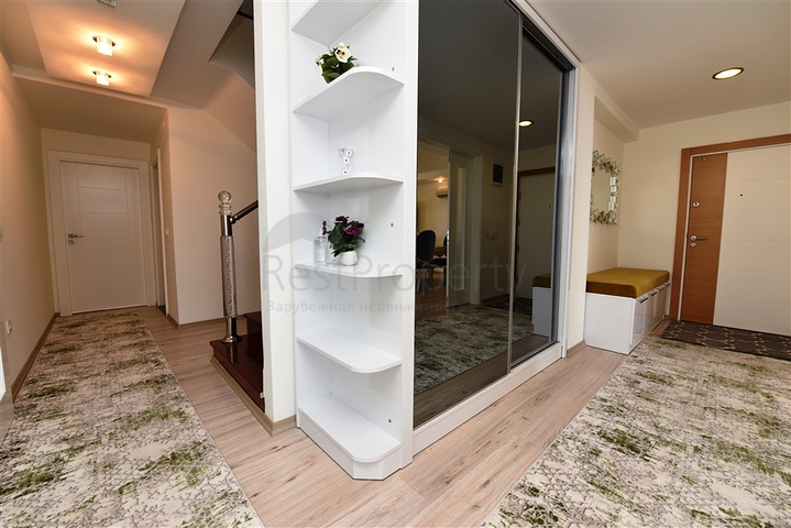 Большой пентхаус с семью спальными комнатами в Джикджилли