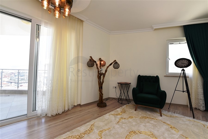 Большой пентхаус с семью спальными комнатами в Джикджилли