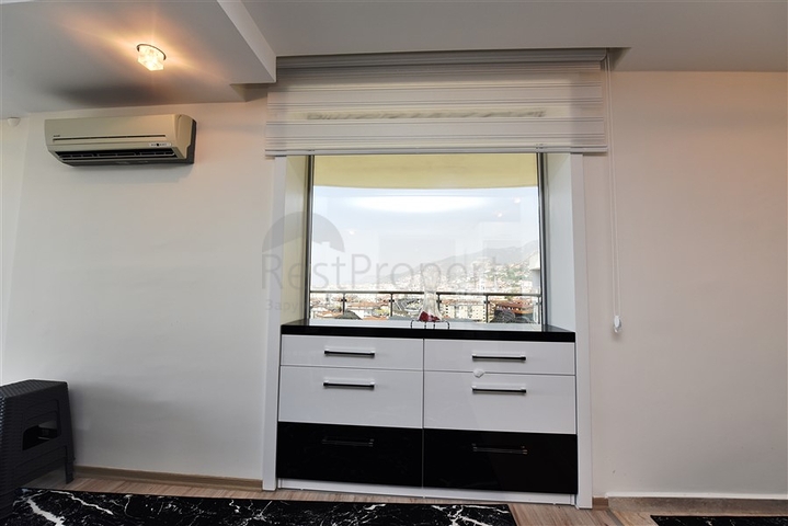 Большой пентхаус с семью спальными комнатами в Джикджилли