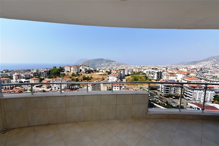 Большой пентхаус с семью спальными комнатами в Джикджилли