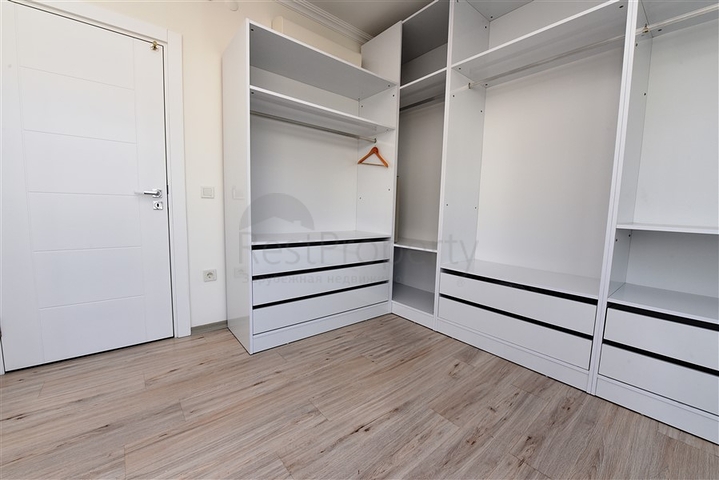 Большой пентхаус с семью спальными комнатами в Джикджилли