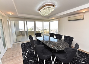 Большой пентхаус с семью спальными комнатами в Джикджилли