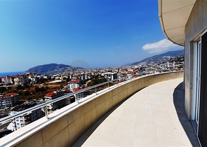 Большой пентхаус с семью спальными комнатами в Джикджилли