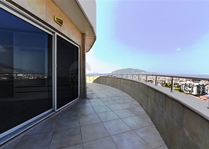 Большой пентхаус с семью спальными комнатами в Джикджилли