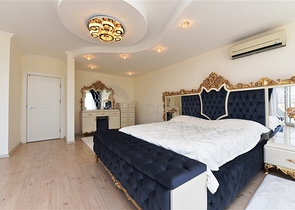 Большой пентхаус с семью спальными комнатами в Джикджилли