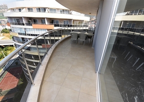 Большой пентхаус с семью спальными комнатами в Джикджилли