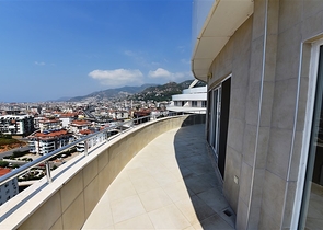 Большой пентхаус с семью спальными комнатами в Джикджилли