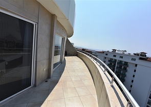 Большой пентхаус с семью спальными комнатами в Джикджилли