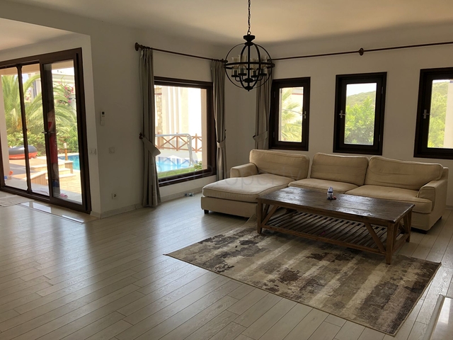 Изумительная вилла в нескольких минутах ходьбы от моря