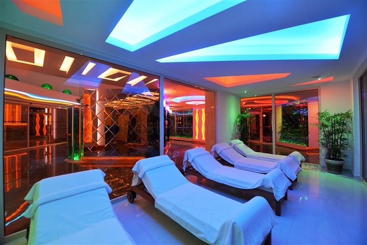 Двухкомнатная квартира с мебелью в комплексе класса люкс