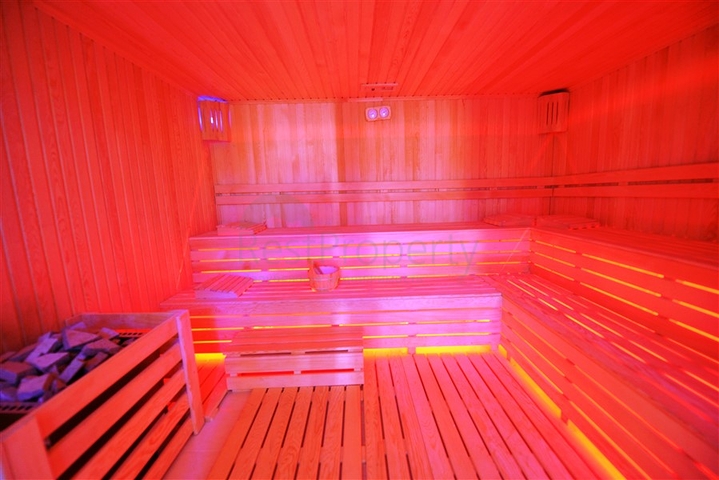 Двухкомнатная квартира с мебелью в комплексе класса люкс