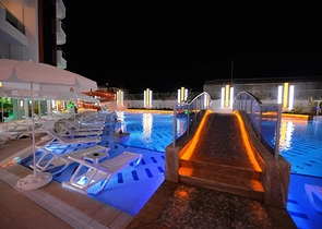 Двухкомнатная квартира с мебелью в комплексе класса люкс