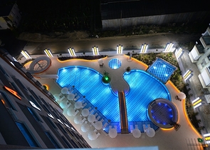 Двухкомнатная квартира с мебелью в комплексе класса люкс