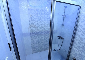 Двухкомнатная квартира с мебелью в комплексе класса люкс