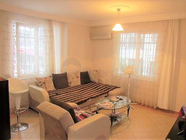 Трехкомнатная квартира с мебелью в районе Оба