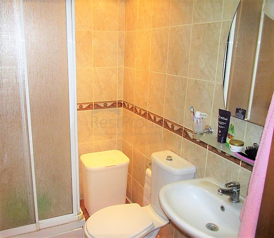 Трехкомнатная квартира с мебелью в районе Оба