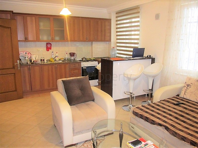 Трехкомнатная квартира с мебелью в районе Оба