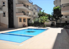 Трехкомнатная квартира с мебелью в районе Оба