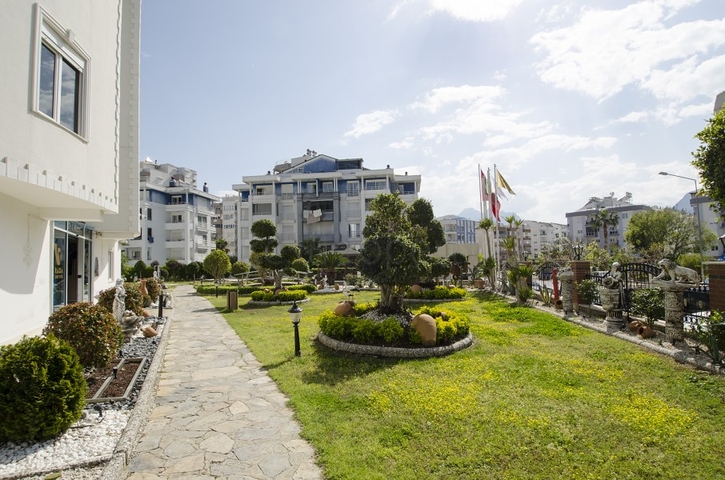 Квартира 2+1 с мебелью в комплексе отельного типа в Анталии