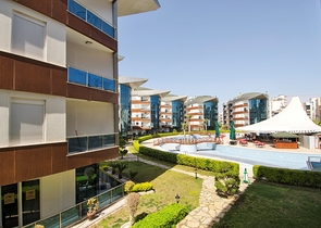 Квартира 2+1 с мебелью в комплексе отельного типа в Анталии