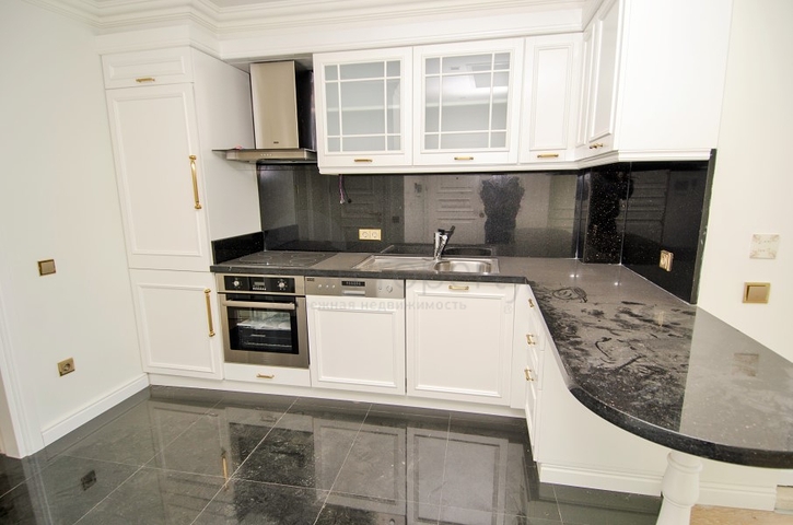 Квартира 1+1 в комплексе с инфраструктурой отеля 450 м до моря